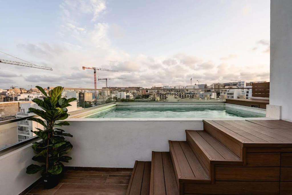 Apartmán Luxurious & Stylish Penthouse With Private Pool Msida Exteriér fotografie